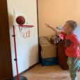 Дитячий набір 2в1: баскетбол і стрільба з лука з регульованим щитом KRUZZEL