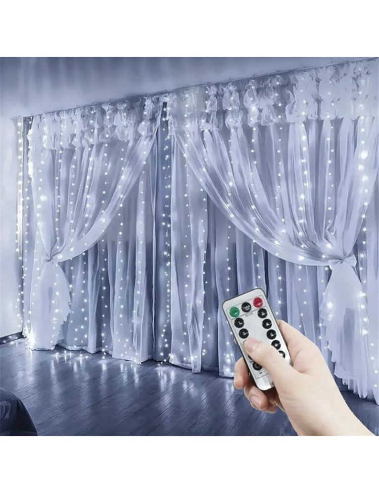 lampki-kurtyna-swietlna-300led-bialy-zimny (3)