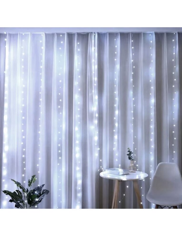 lampki-kurtyna-swietlna-300led-bialy-zimny (4)